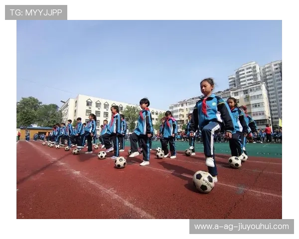 万坪小学以足球为核心打造校园体育特色推动学生全面发展新模式